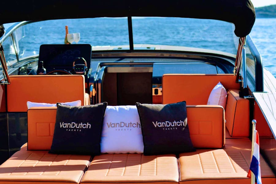 dubrovnik-luxury-boat-van-dutch-03.jpg